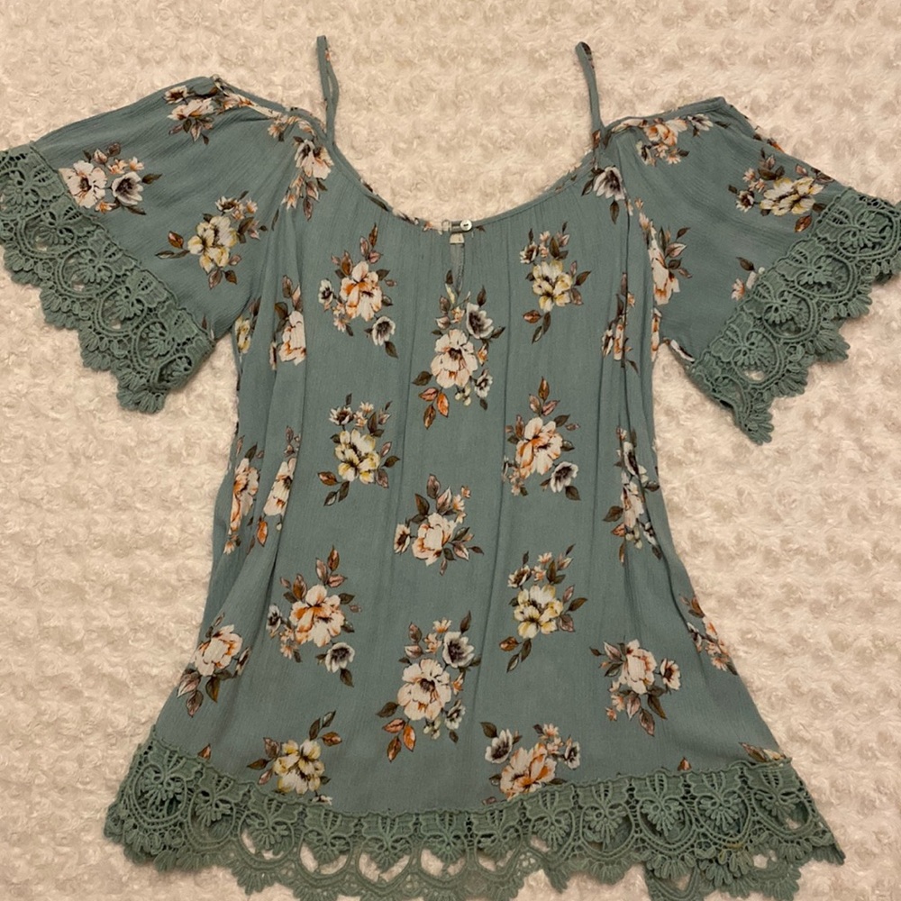 ALTAR’d STATE open shoulder blouse size L